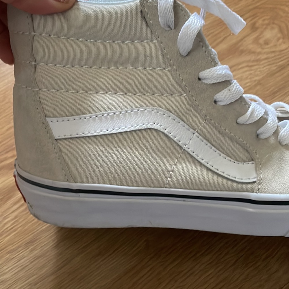 Vans - Picture 6 of 7